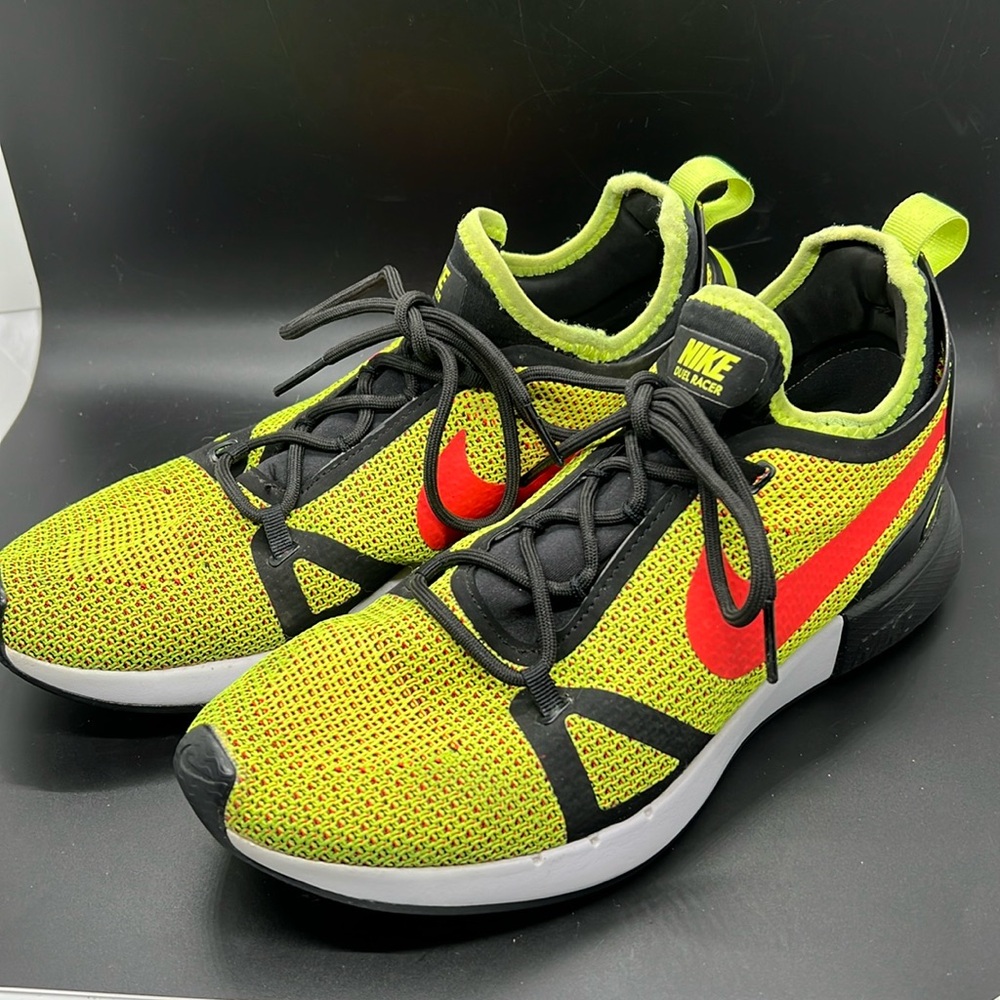 Nike Women’s Sz 9 Duel Racer Volt Bright Crimson - 918228-700